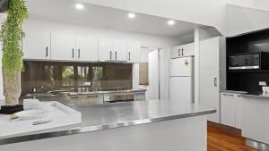 Kasuari - Just Steps to Pool and Beach