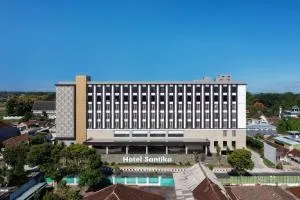 Hotel Santika Blitar - 谏义里
