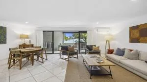 Lindy Lou's - Bonville