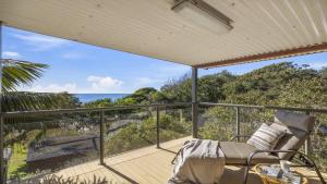 The Cowrie House - Ocean Views, Village, Surf