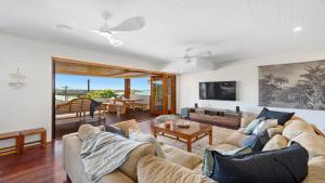 Sundecks - Stunning Oceanview Beach House in Emerald Beach