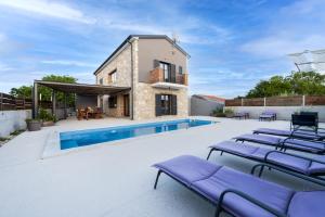 Beautiful Villa Baraka with pool near Pazin - 4hvězdičkové hotely ve městě Kanfanar