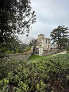 B&B / Chambres d'hotes Mes nuits au chateau au domaine du pressoir : photos des chambres