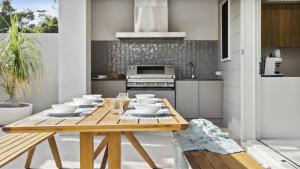 Seas the Day - Modern Townhouse in Sawtell Village
