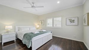 Sea Pine Cottage - In the heart of Sawtell Village, Sleeps 6