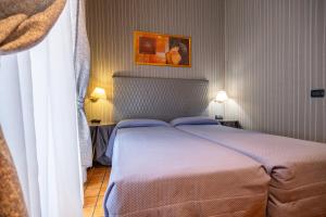 Twin Room room in Hotel Lirico