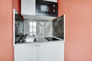 Bright suite with balcony near Gare de lEst