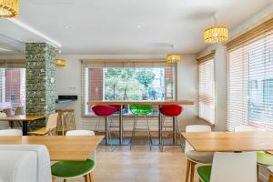 Hotels ibis Styles Annecy Centre Gare : photos des chambres