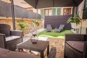 One-Bedroom Apartment with Garden
