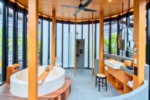 Lelina 1 BR Ocean View JU61