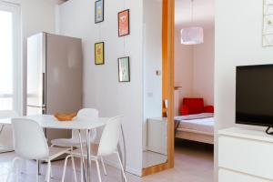 peach apartment