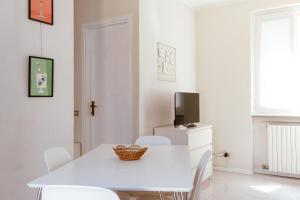 peach apartment