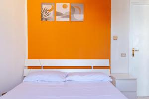 peach apartment