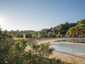 Charme & Nature - 2 chambres, cosy, Lac, Golf, Piscine, Terrasse, Parking, 2 à 5 pers max