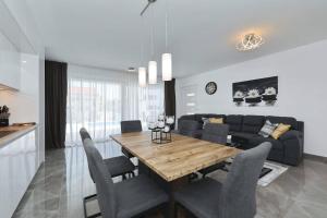 Luxury Villa Mariva with heated pool