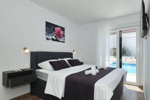 Luxury Villa Mariva with heated pool