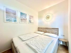 FeWo Traumblick - Himmel & Meer mit TRAUM Meerblick am Strand mit großem Balkon - WLAN, Streaming, 2024 modernisiert