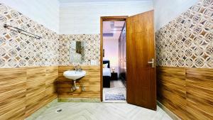 BluO Modern 3BHK Rohini -Balcony, Lift , Parking