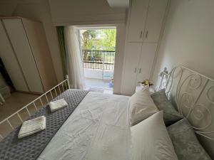 Kalyves Seafront Apartment