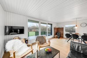 Lovely Newly Renovated Holiday House - 1005