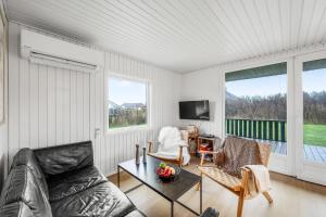 Lovely Newly Renovated Holiday House - 1005