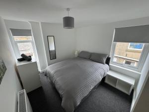 Theo apartment 150 meters from the winter gardens large groups welcome