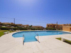 Cubos El Faro Beach Apartment with Pool