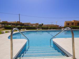 Cubos El Faro Beach Apartment with Pool
