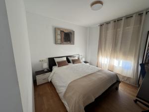 Apartamento Teatinos Malaga, Metro, Free Parking & Pool