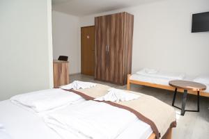 Family Double Room room in Motel Plaza