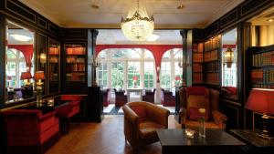 Apollofirst Boutique Hotel