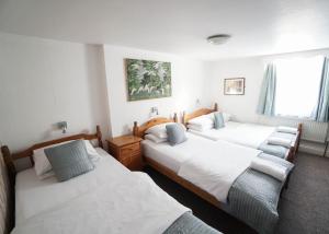 Top Floor Quadruple Room with Shared Bathroom room in St Athans Hotel