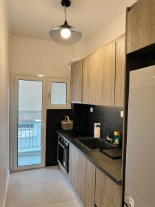 Acropolis Aria Apartment-Steps to Metro & Tram