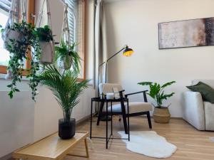 Central Riverside Apartment - Free Parking