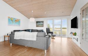 Amazing Home In Vesløs With Wifi