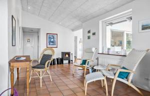 Lovely Home In Hurup Thy With Wifi