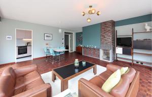 3 Bedroom Nice Apartment In Oostende