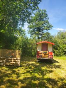 Campings La roulotte du Buchet : photos des chambres