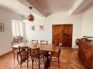 Maisons de vacances Grande maison avec jardin Mougins vieux village : photos des chambres