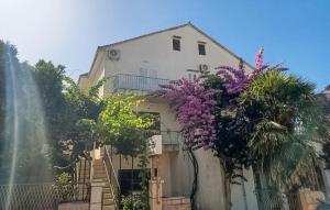 1 Bedroom Awesome Apartment In Vrboska