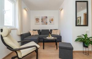 Beautiful Apartment In Sustjepan