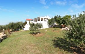 2 Bedroom Lovely Apartment In Rtina