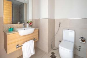 Frank Porter - Azizi Aura