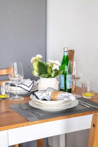 Frank Porter - Azizi Aura