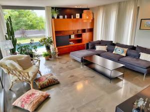 Spacieuse Villa avec Piscine & Jardin - Hébergement Classé