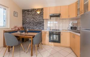 Amazing Apartment In Biograd Na Moru 