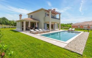 3 Bedroom Awesome Home In Nedescina