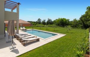 3 Bedroom Awesome Home In Nedescina 