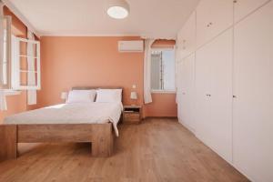 The Gramms Old Town Apartment