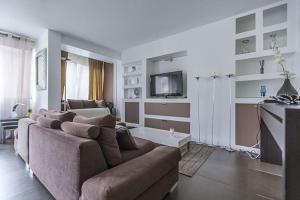 Victor Hugo Carrefour Pompe 16e proche Etoile et Tour Eiffel